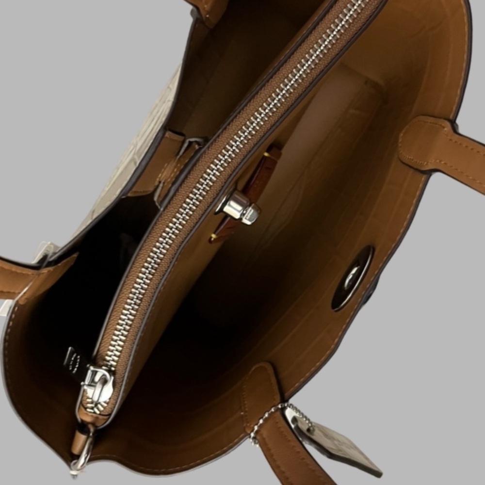 NWT Willow 24 Crocodile-Effect Leather Tote in Ivory - Picture 9 of 12